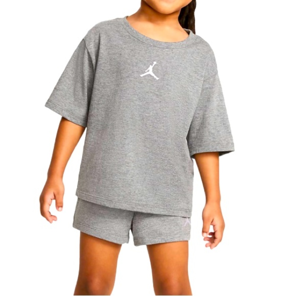 Brand new Jordan girls 2pc set size 6x - 6-7 yrs old